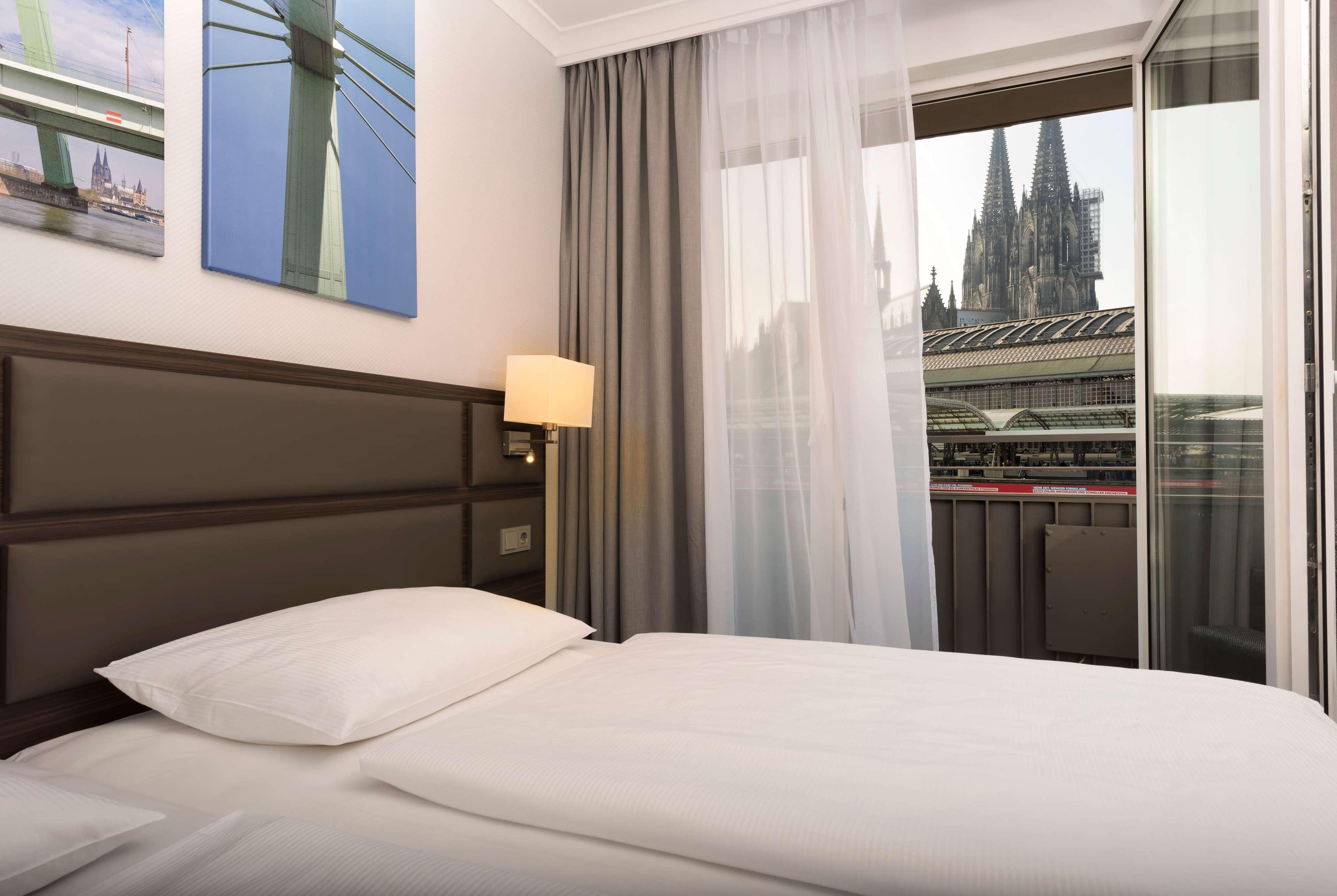 Hotel Wyndham Koeln Exterior foto